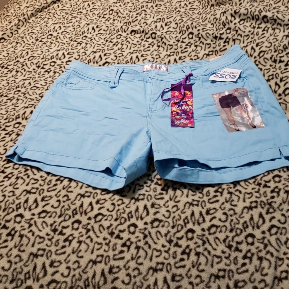 Royalty by YMI mid rise tummy tuck shorts size 14